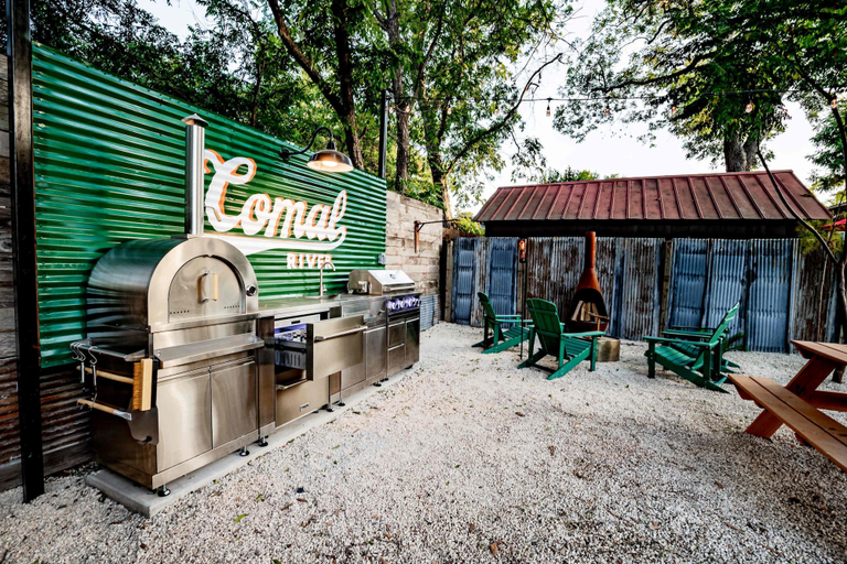 Food & Drinks 4, Best Location in Downtown NB Golf Cart Included!, Comal