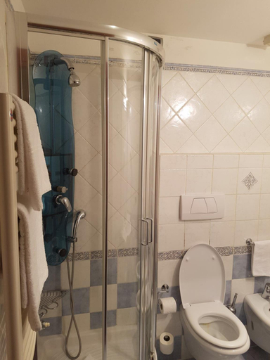 Bathroom 3, 69 Manin Termini, Roma