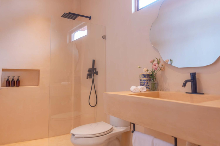 Bathroom 3, La Alberca Hotel Boutique, Dist. Pochutla