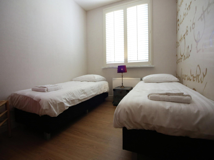 Bedroom 2, Luxury VOC Stay w Views, Enkhuizen
