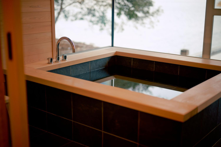 Bathroom 2, COVA Kakuda, Shima