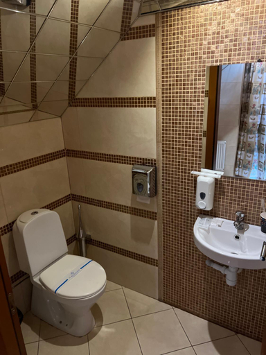 Bathroom 2, Готельно-рестораннии комплекс Б-52, Kyievo-Sviatoshyns'kyi