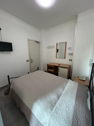 Bedroom 3, Hotel Marchina, Brescia