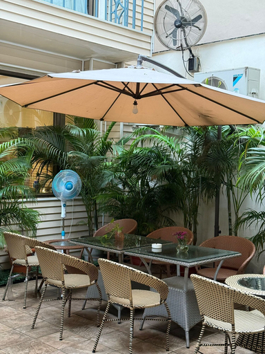Food & Drinks 4, UDS Villa - Next to VFS, Walking to Connaught Place, Delhi
