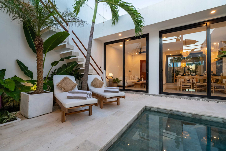 Others 3, Villa Lu'um, Badung