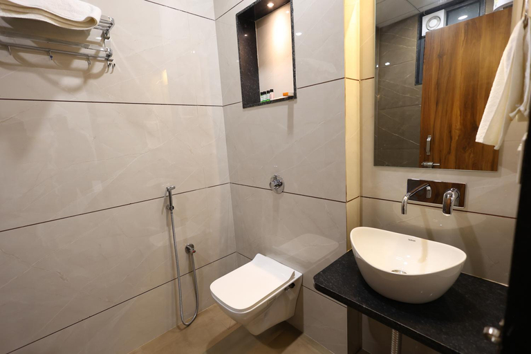 Bathroom 3, Hotel The Tri Arrow, Sikar