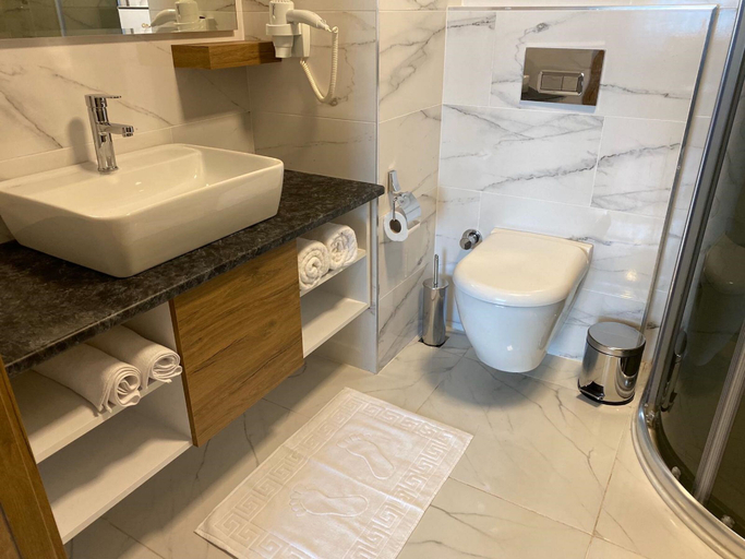 Bathroom 5, Golden World Suite Hotel, Antalya
