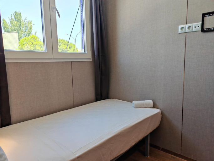 Bedroom 2, Hotel Golden Alcorcon, Madrid