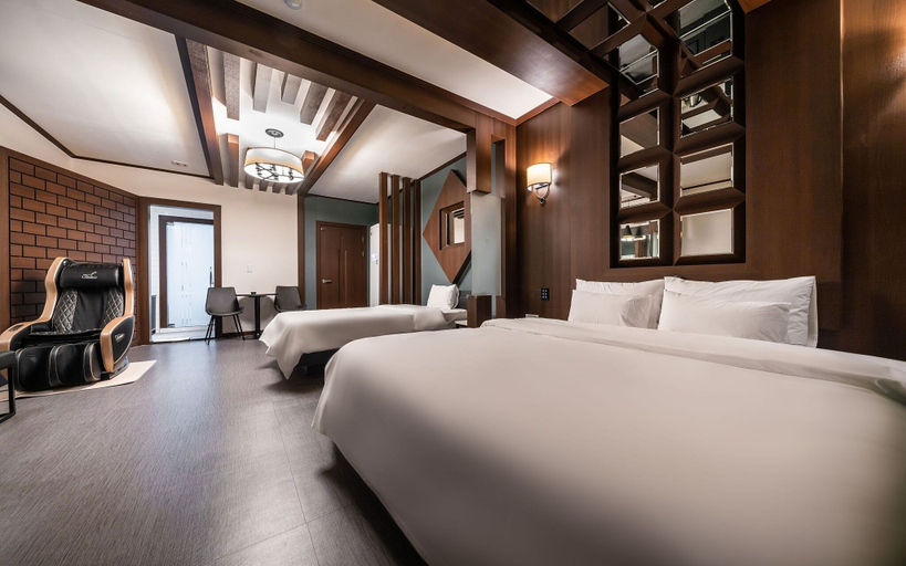 Bedroom 2, Suwon City Hall Station Rose, Suwon