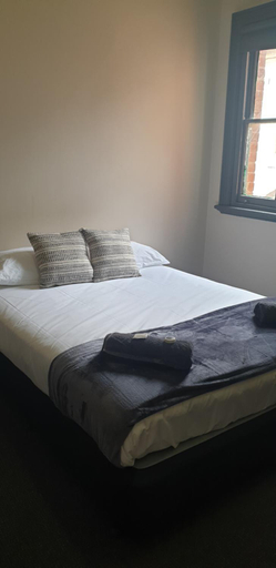 Bedroom 3, The Court House Hotel Narromine, Narromine