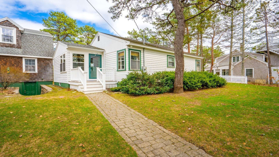 Exterior & Views 2, Bayview Beach Cottage For 4!, York