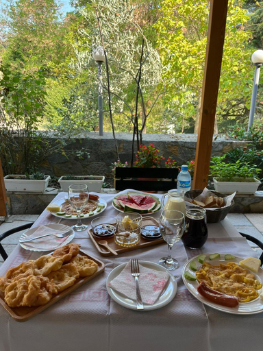 Food & Drinks 4, Apartament Qetesia, Skraparit