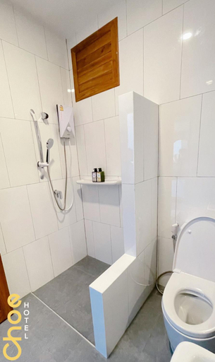 Bathroom 4, Choe Hotel, Ban Bung