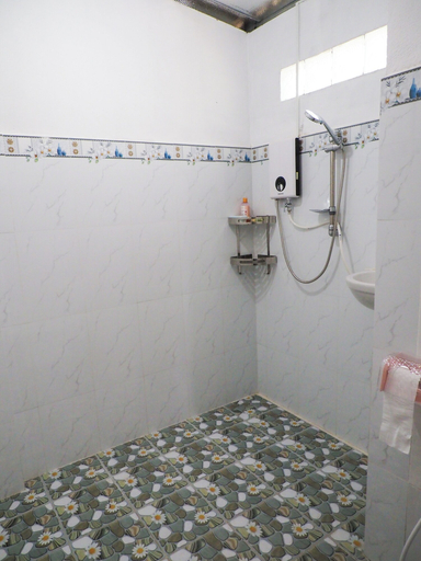 Bathroom 5, Coco Happy Farm, Giồng Trôm