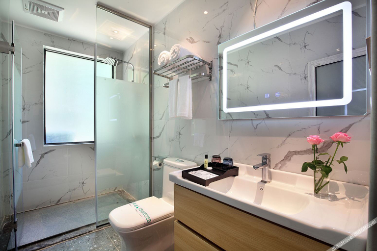 Bathroom 3, Weibo·Shanshu Hotel (Yangshuo West Street lijiang), Guilin