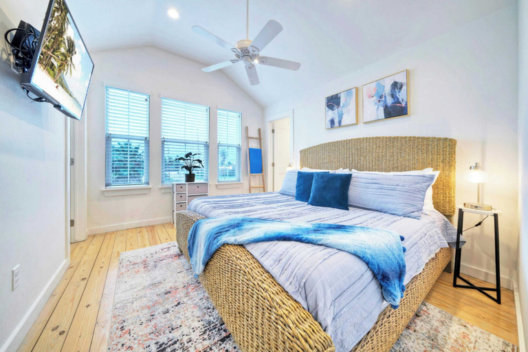 Bedroom 5, Newly Built, Pool, Walk to Old Town Eats+marina Shorely Goodness by Avantstay, Nueces