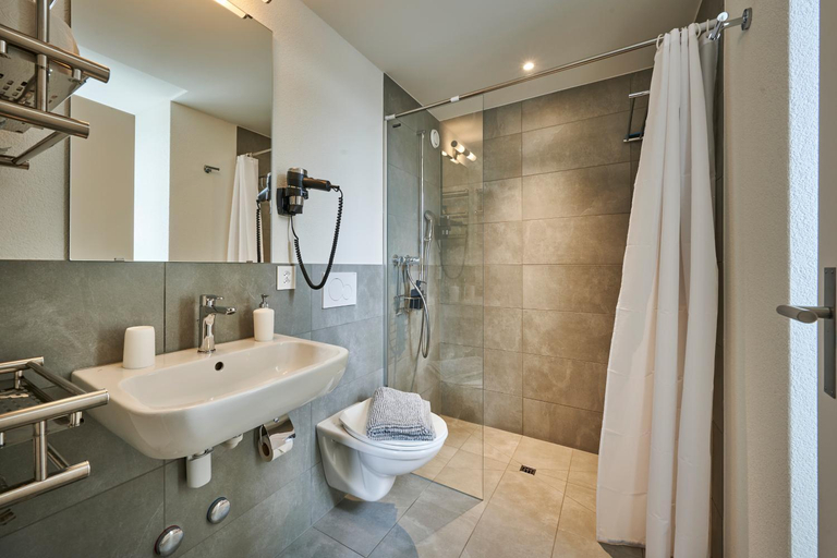 Bathroom, Aparthotel Krone - Self Check-In, Interlaken