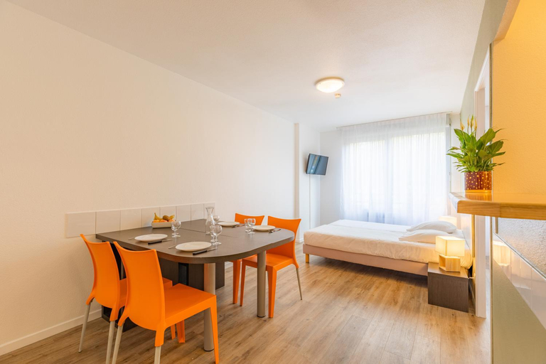 Bedroom 2, Appart'City Classic Bourg-En-Bresse, Ain