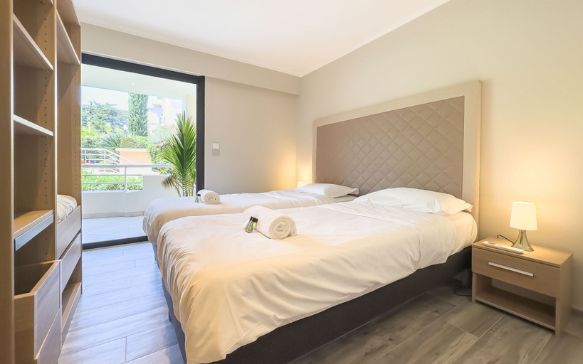 Room 5, 201 Le First in Cannes, Alpes-Maritimes