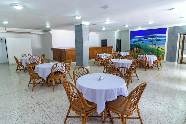 Food & Drinks 5, Hotel Axis Inn By GEH Suites, Santa Marta (Dist. Esp.)