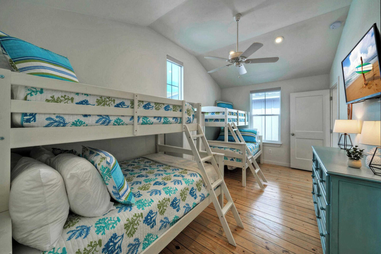 Others 3, Breakaway by Avantstay Near Music, Eats, Nueces