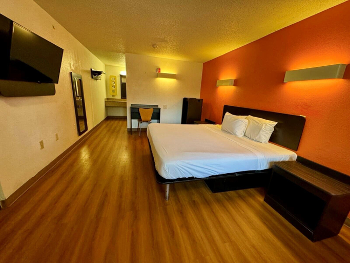 Bedroom 5, Super 8 by Wyndham Kannapolis, Cabarrus
