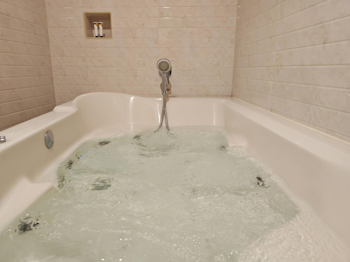 Bathroom 2, Traveller Inn Serviced Apartments (Economy) ترافيلر إن للشقق المخدومة (اقتصادي), Al Khobar