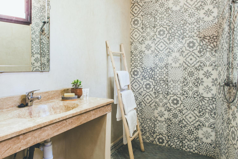 Bathroom 4, The Yogi Surfer, Agadir-Ida ou Tanane