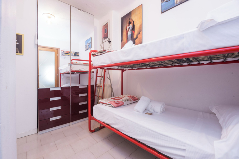 Bedroom 3, Bright Flat with Terrace near the Beach, Genova