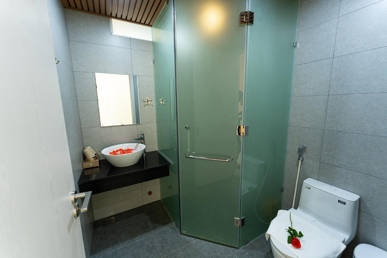 Bathroom, DRAGON HUE HOTEL, Huế