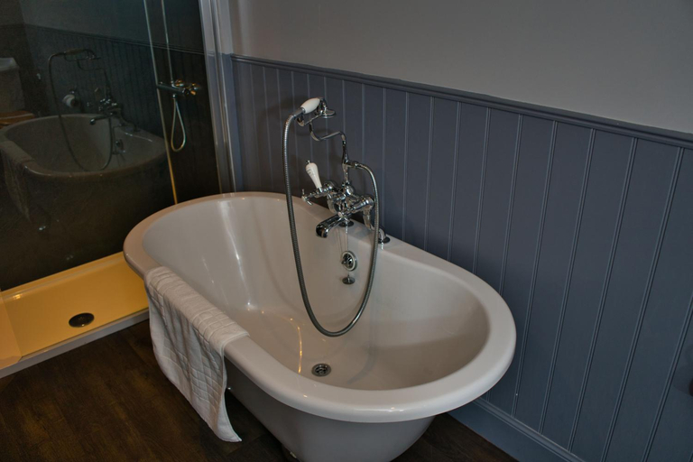 Bathroom 3, Glen Clova Estate, Angus