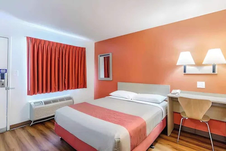 Bedroom 3, Motel 6 Modesto CA, Stanislaus