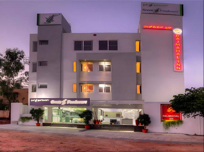 Exterior & Views