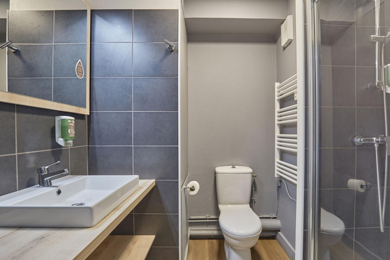 Bathroom 4, Appart'hôtel Odalys City - Aix en Provence Ouest, Bouches-du-Rhône