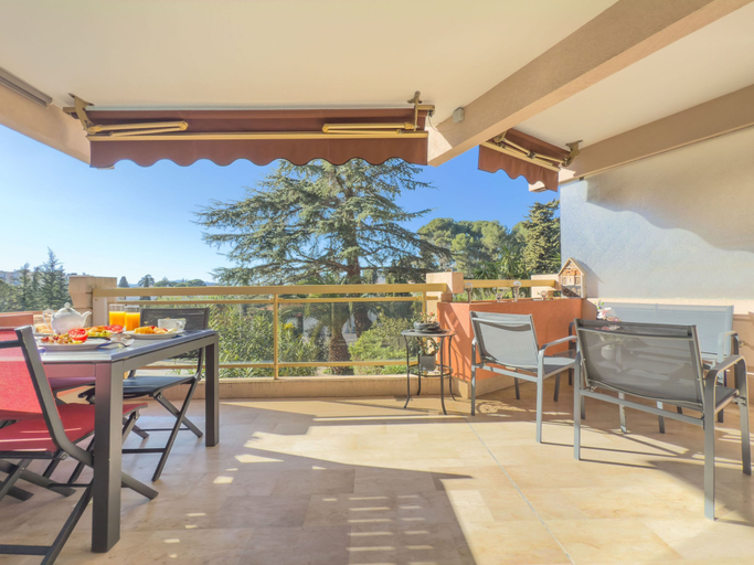 Room 5, 215 Le Cozy in Cannes, Alpes-Maritimes