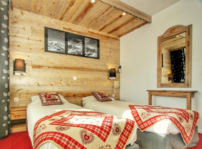 Bedroom 2, Hotel Le Pelvoux, Savoie