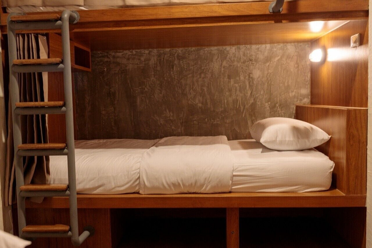 Bedroom 3, ReRe Hostel, Phra Nakhon