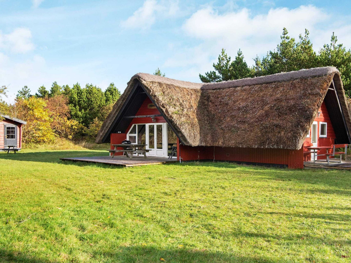Others 2, Tranquil Thatched Cottage on Romo-by Traum, Tønder