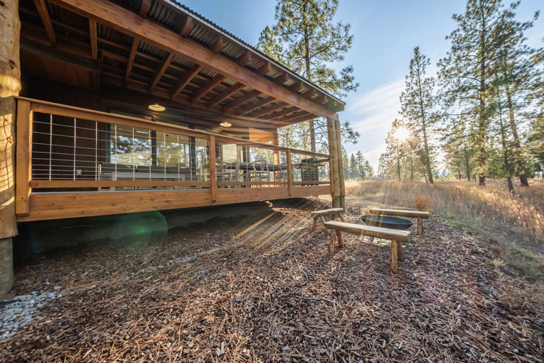 Exterior & Views 2, Wilderness Club Cabin Sleeps 7, Lincoln