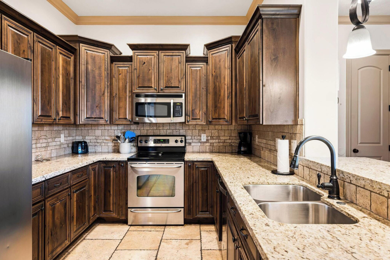 Private kitchen 3, The View Resort Amenities & Epic Views!, Washington