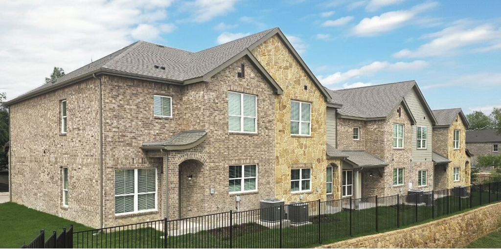 Exterior & Views 1, Landing Apartments Weatherford, Parker