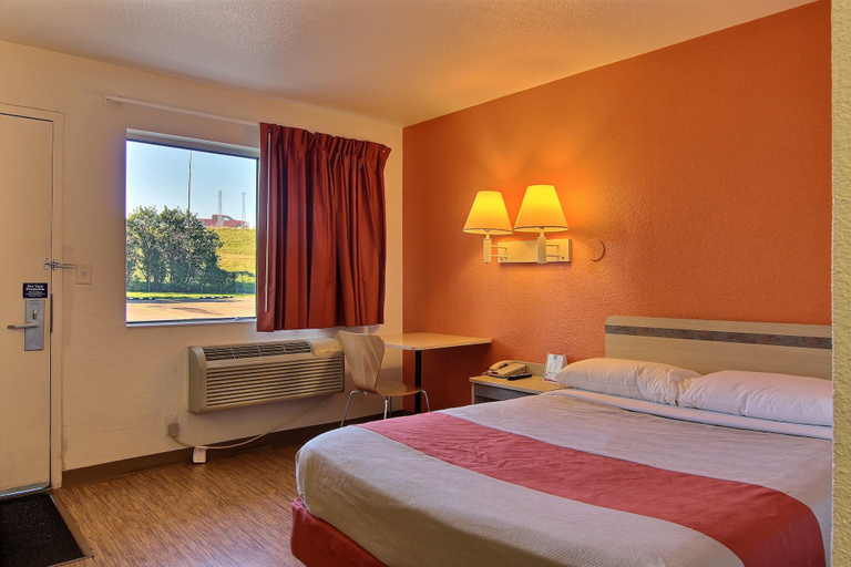 Bedroom 3, Motel 6 Wendover, UT, Tooele