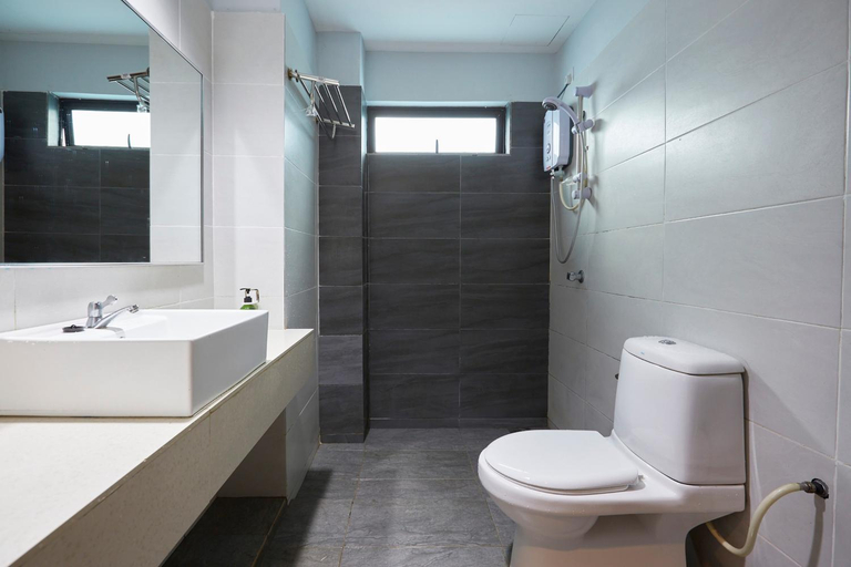 Bathroom 3, D' Qamar Guesthouse, Kuantan