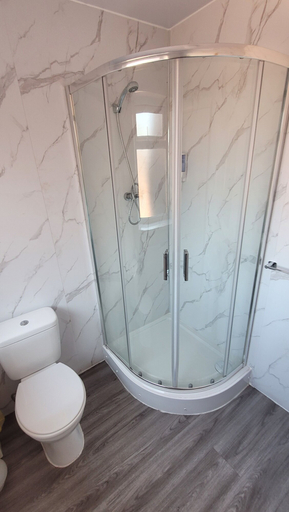 Bathroom 4, Park Crescent Hotel, Manchester