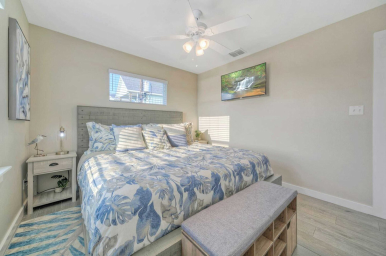 Bedroom 3, Baydream Believer by Avantstay Pool, Views, Nueces
