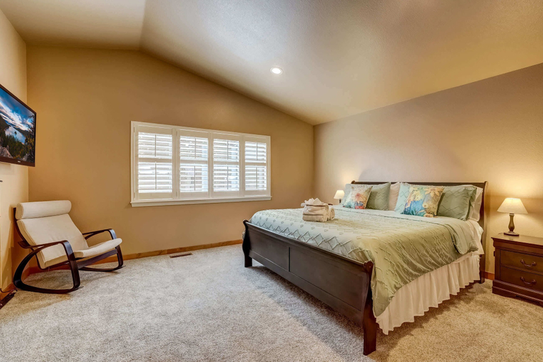 Bedroom 3, Sutter Trail Sparkles - Air Conditioned Large Family Home!, El Dorado