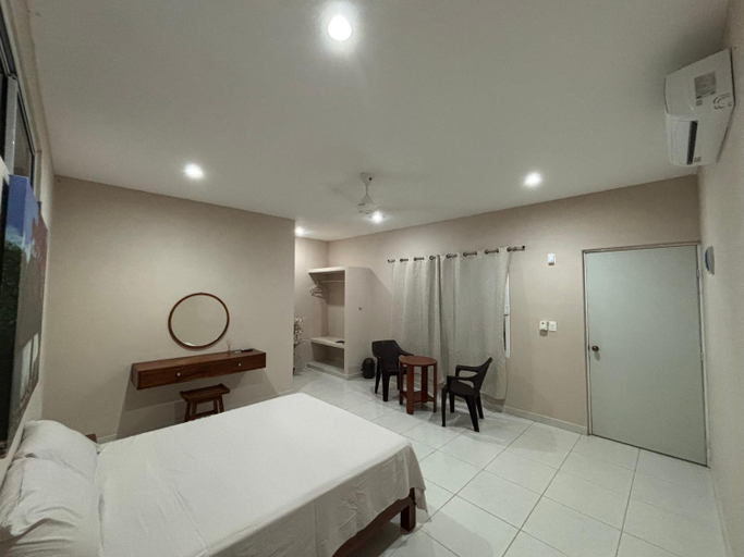 Others 3, Casa del cenote, Valladolid