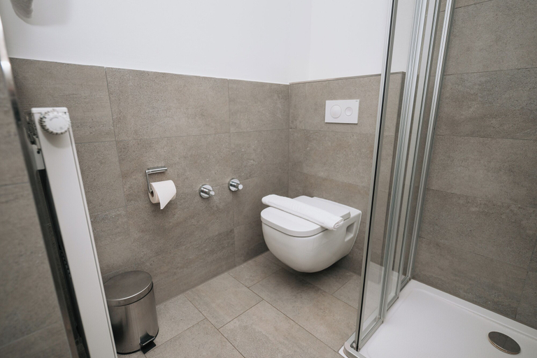 Bathroom 5, Coffee Fellows Hotel & Longstay, Pfaffenhofen an der Ilm