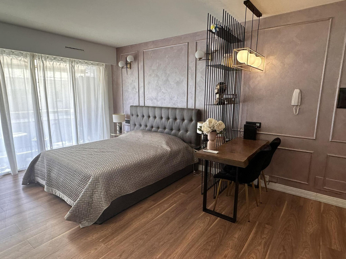 Room 2, Modern Studio in the Heart of Cannes - 2242, Alpes-Maritimes