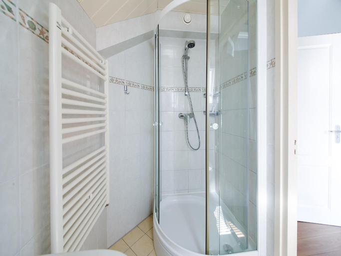 Bathroom 3, Apartment in Callantsoog near North Holland Coast, Zijpe